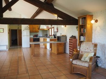 Breakfast Bar + Seating